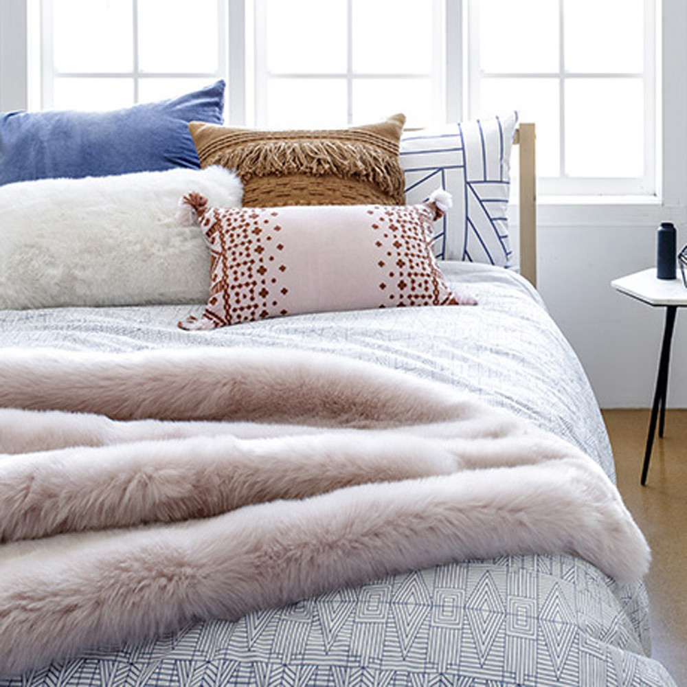 Bambury Faux Fur Throw (Rosewater)