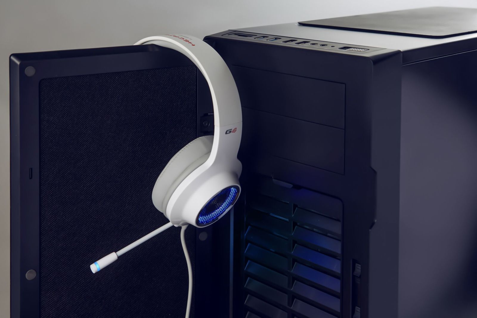 Edifier G4 Gaming Headset - White (PC & PS4) for image