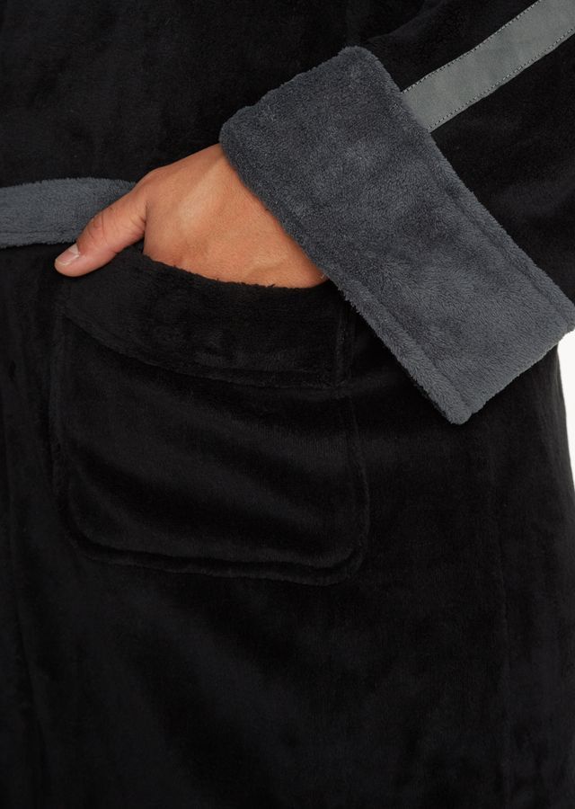 Star Wars: Trim Fleece Bathrobe - Darth Vader image