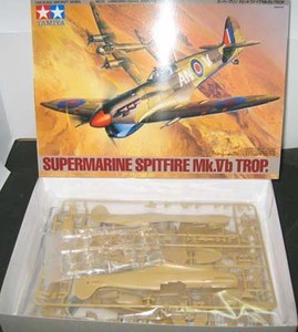 Tamiya British Supermarine Spitfire Mk.Vb Trop. 1/48 Aircraft Model Kit image