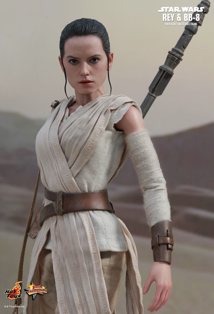 Star Wars: The Force Awakens - 12" Rey (Jakku) Figure