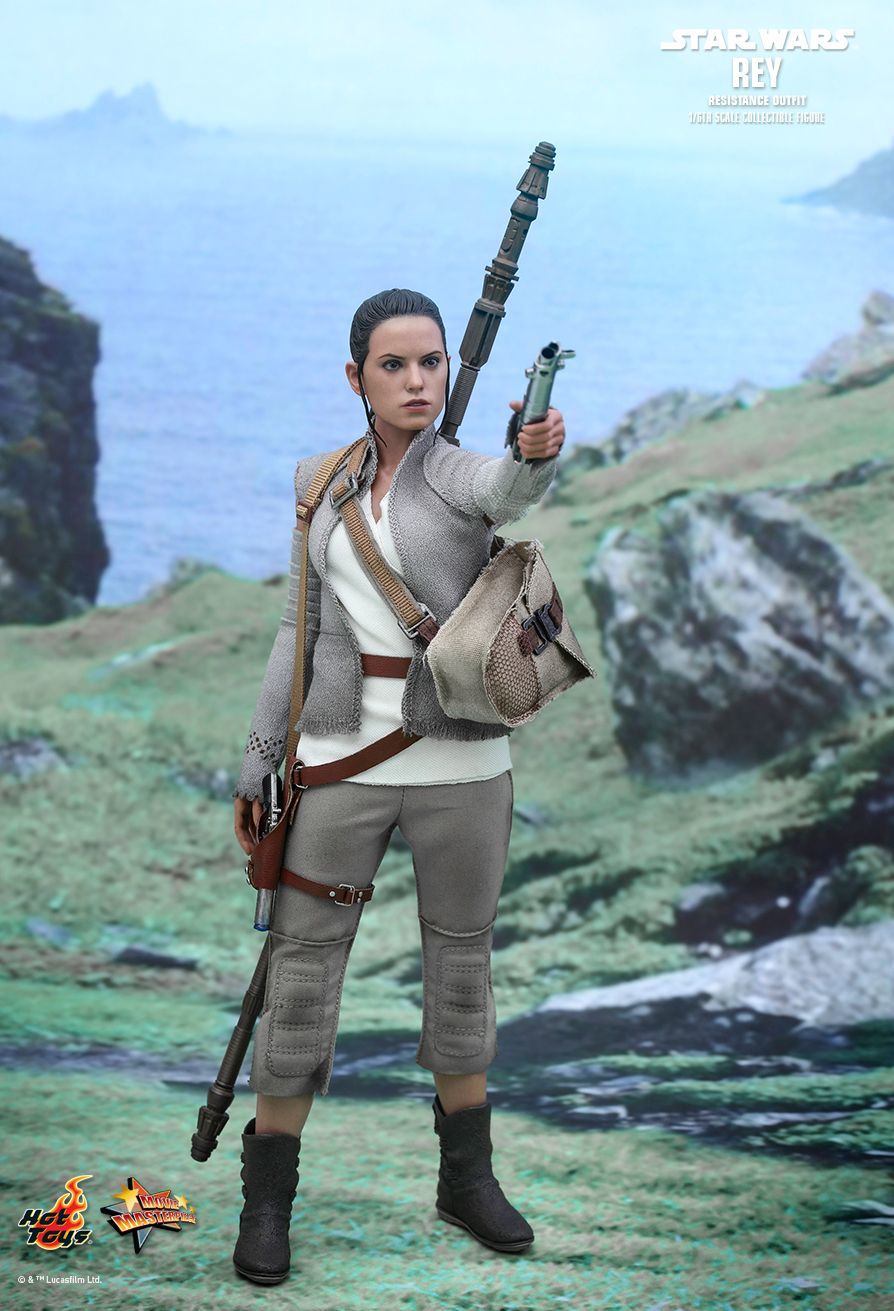 Star Wars: The Force Awakens - 11" Rey (Resistance Outfit) Figure image