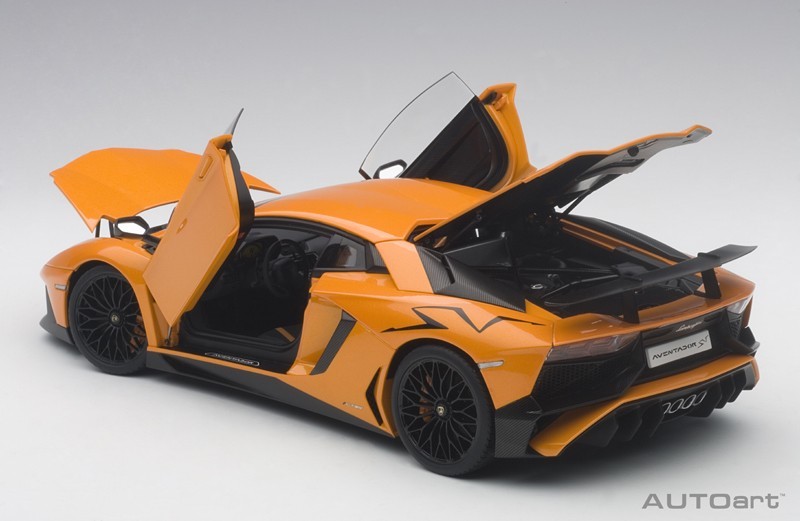 Autoart: 1/18 Lamborghini Aventador Lp750-4 Sv - Diecast Model