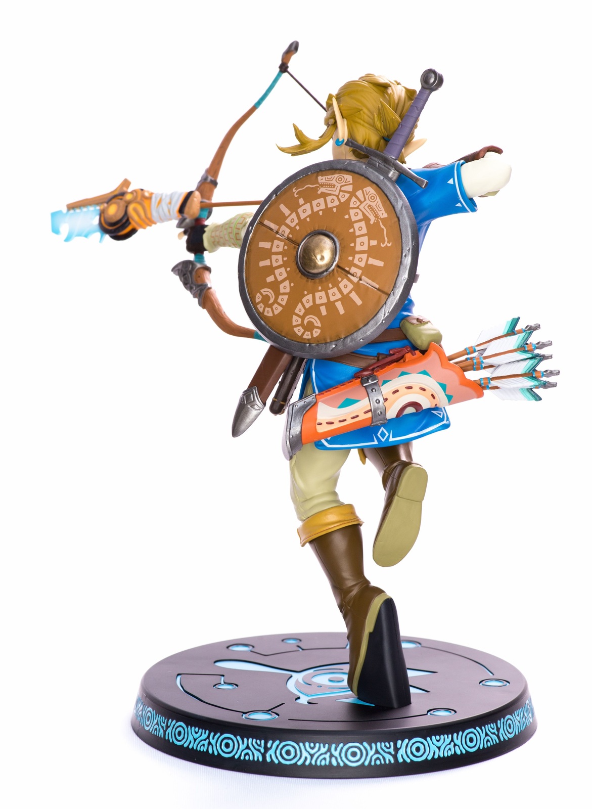 Legend of Zelda: Breath of the Wild - 10" Link PVC Statue image