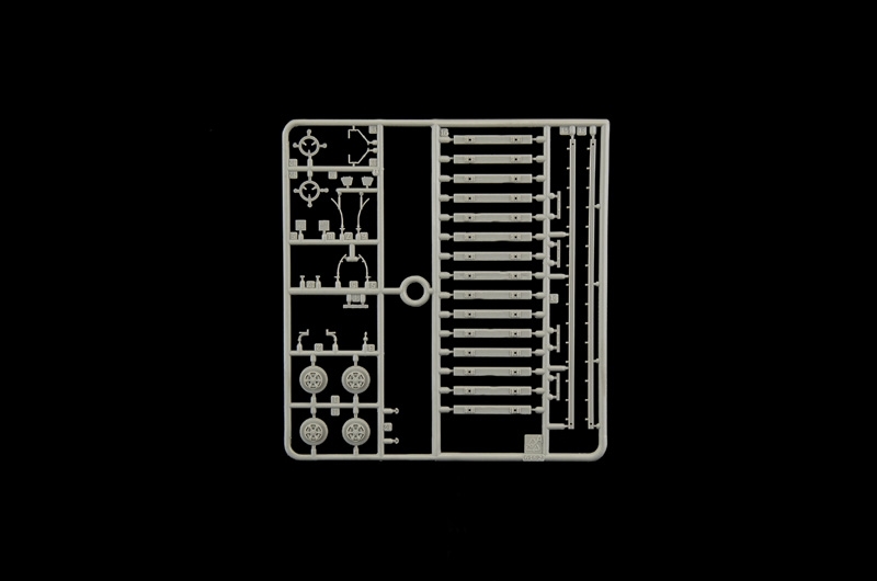 1/72 Autoblinda AB-40 Ferroviaria - Model Kit image