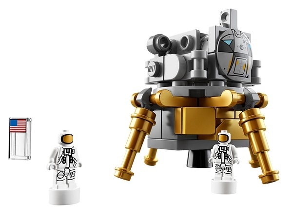 LEGO Ideas: NASA Apollo Saturn V (21309) image