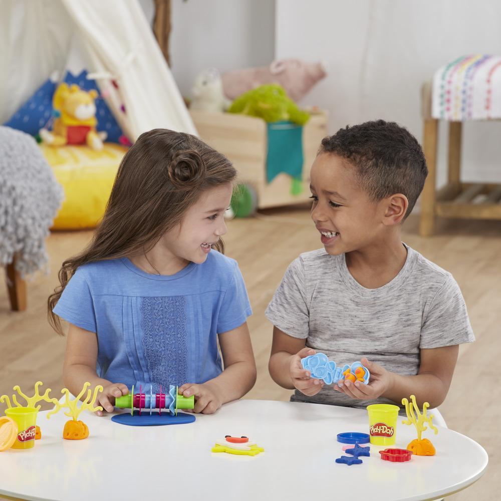 Play-Doh: Baby Shark Playset - (Includes 12 Cans) image