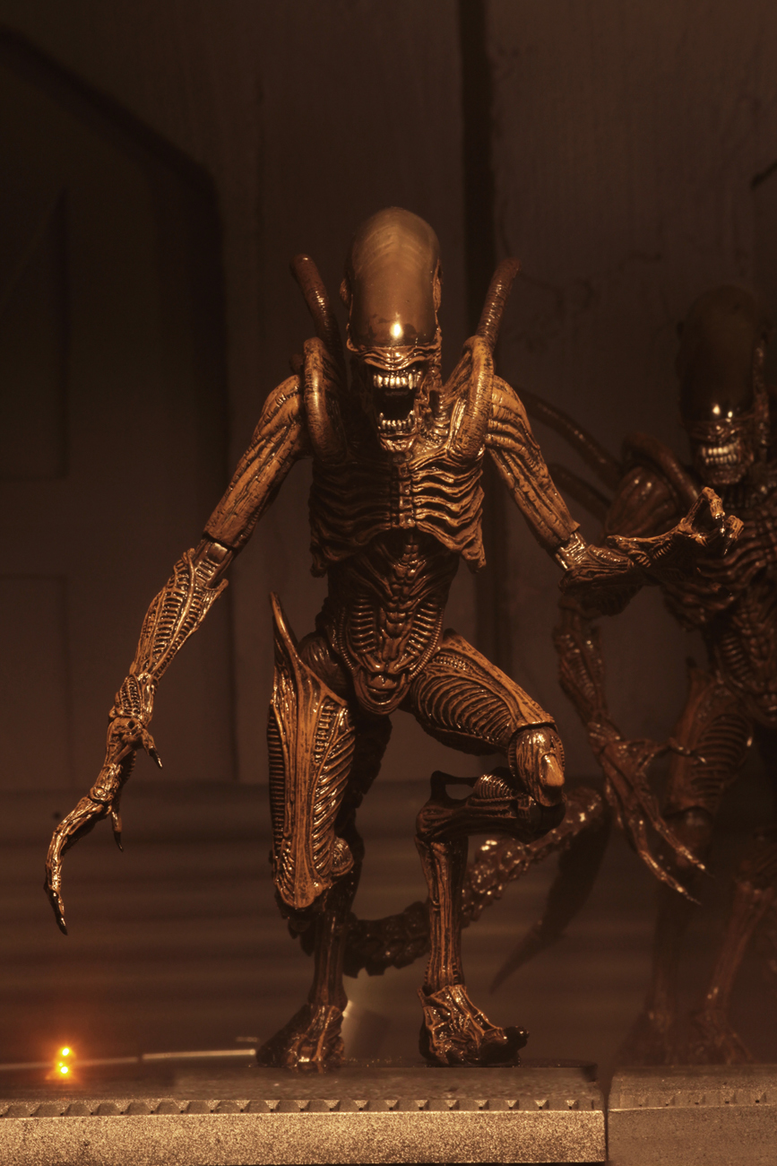 Aliens Resurrection: Xenomorph Warrior - 9″ Articulated Figure image