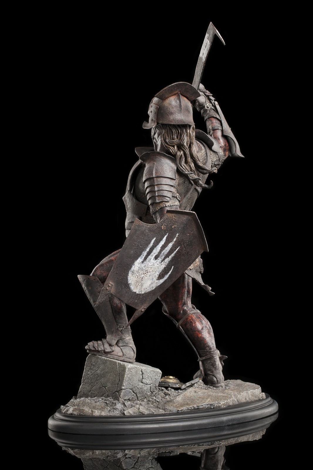 The Lord Of The Rings : Uruk-Hai Warrior 1/6th Scale Figure image