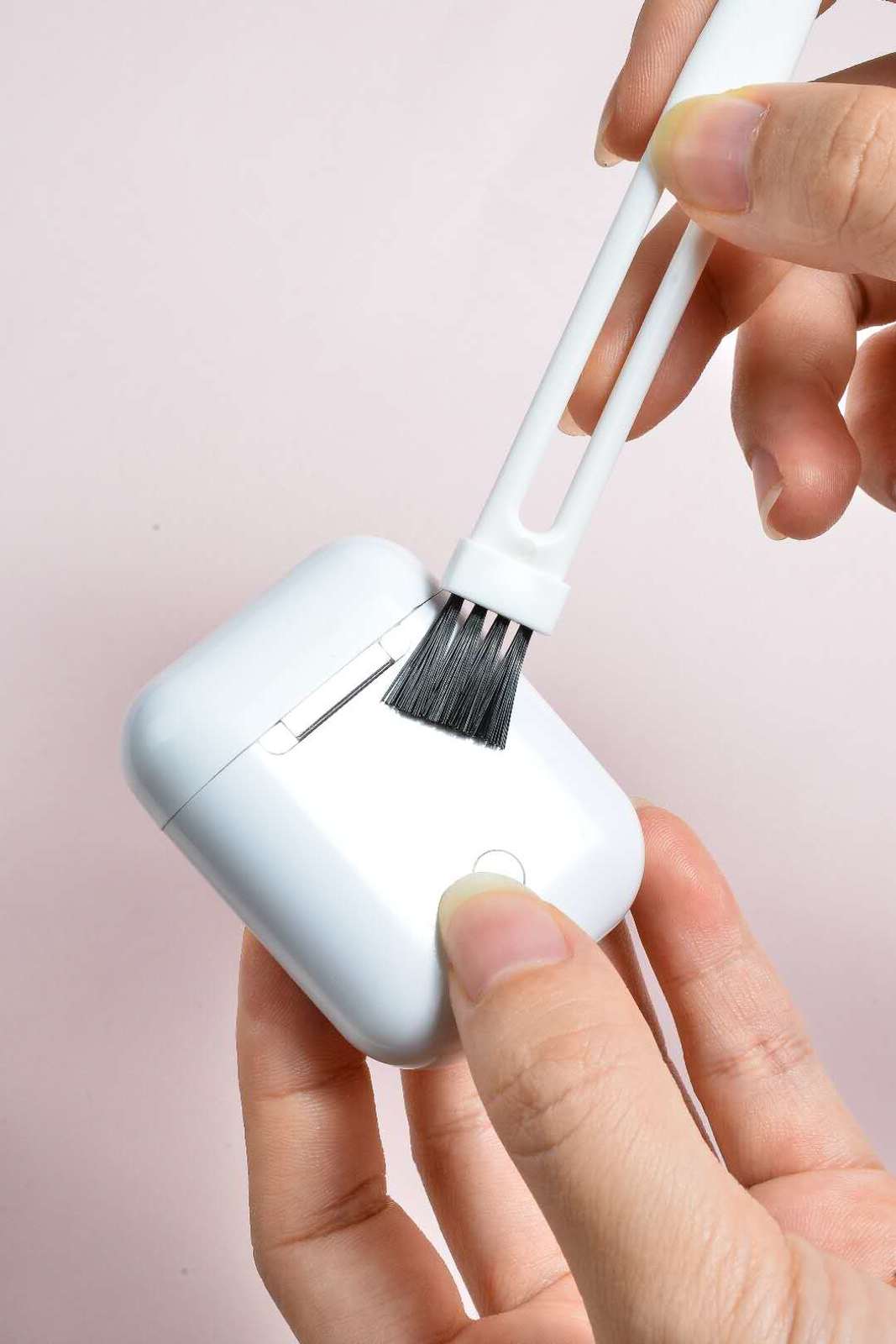 Headphone Cleaning Kit Compatible with iPhone, Apple AirPods and