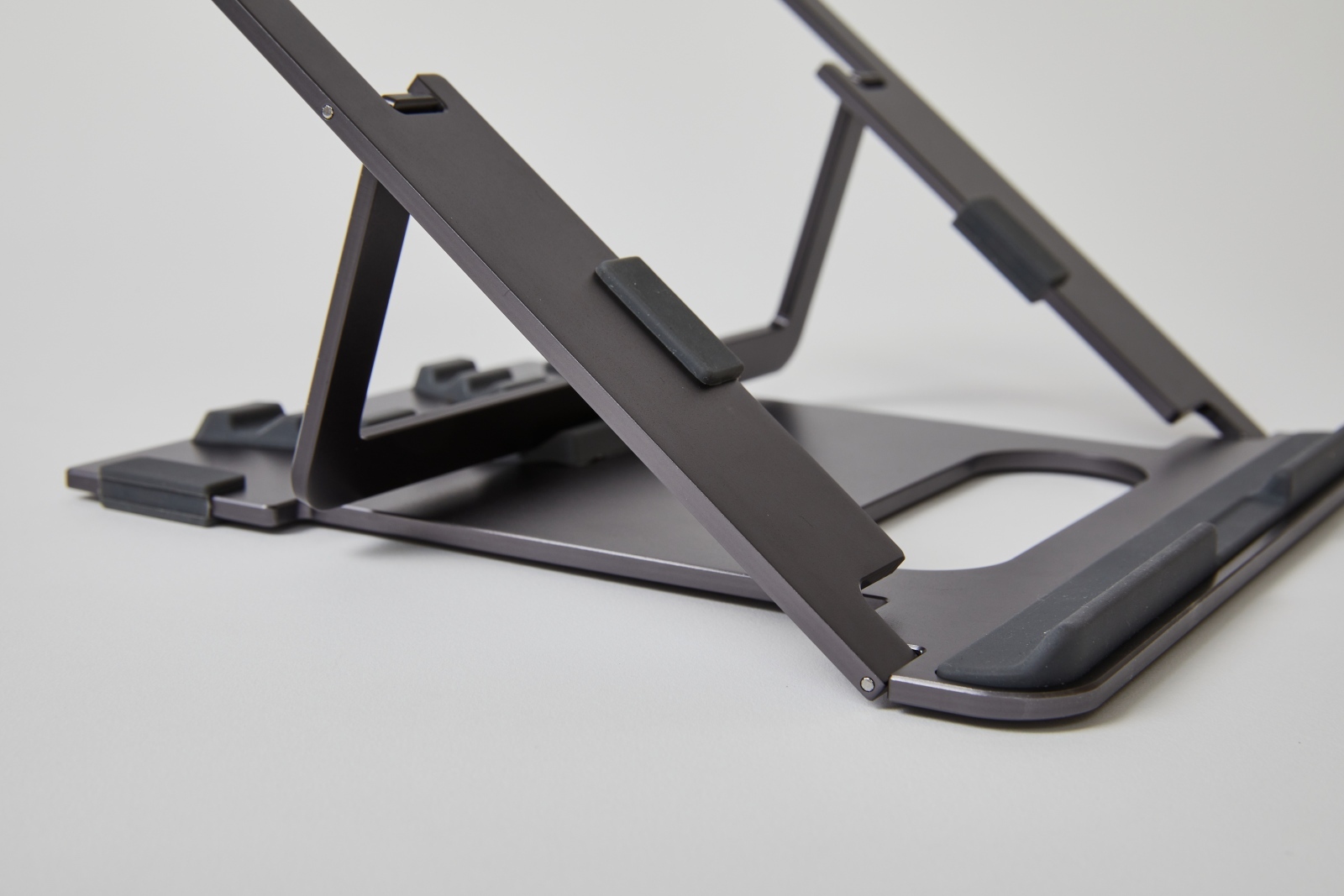 Pout EYES 3 ANGLE Aluminum Portable Laptop Stand at Mighty Ape NZ