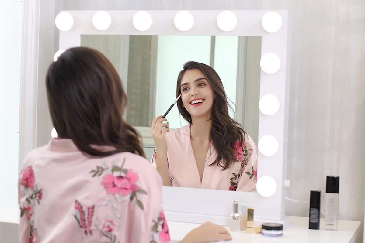 Ovela Hollywood Makeup Mirror with LED Bulbs at Mighty Ape NZ