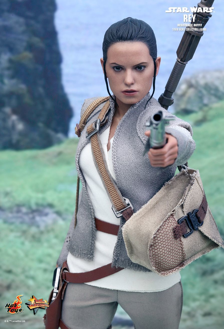 Rey (Resistance Outfit) - 11" Articulated Figure image