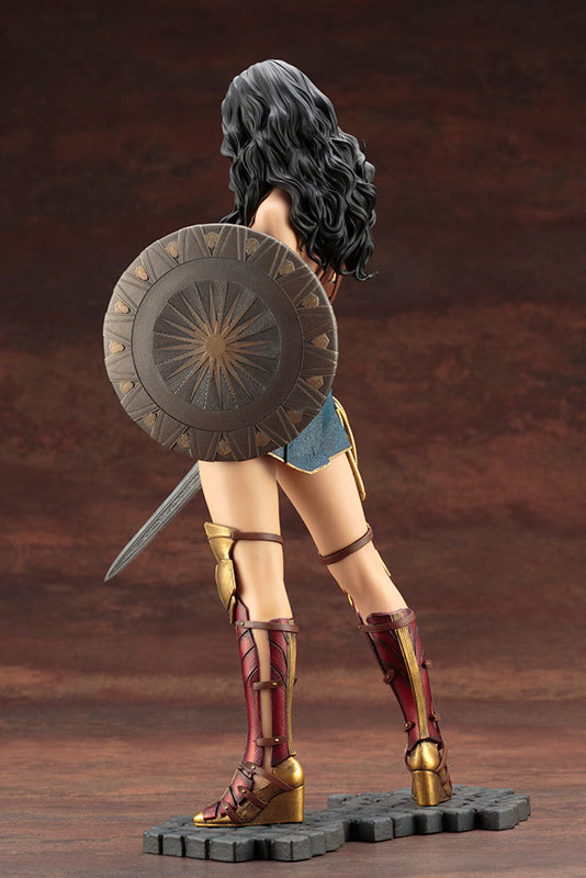 DC Comics: 1/6 Wonder Woman - Artfx+ Figure Set