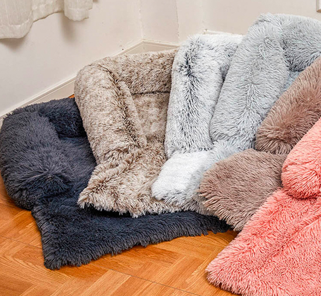 Buy Zoomies Dreamy Couch Pet Bed 102cm x 90cm Pink at Mighty Ape NZ