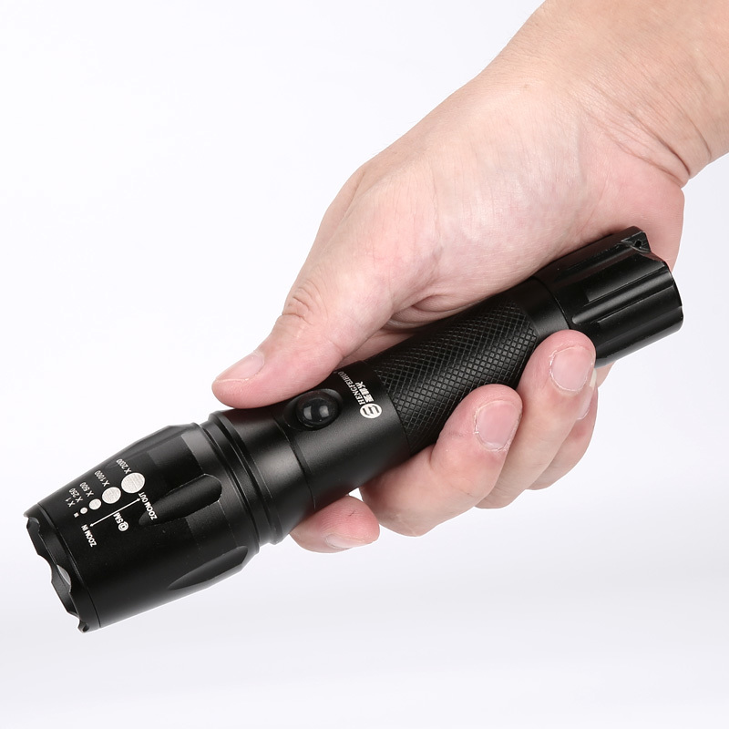 Zoomable Pocket LED Torch 200m - 5 Modes - 10W / 800Lm