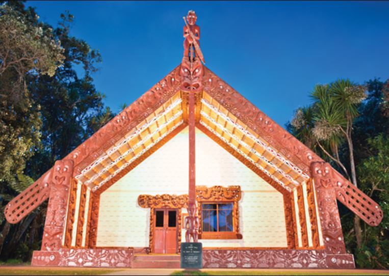 Explore New Zealand: Te Whare Runanga, Waitangi Treaty Grounds, Bay of Islands (100pc Jigsaw)