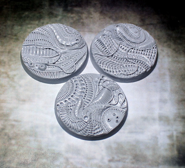 Secret Weapon Beveled Edge Base: 50mm Alien Invasion Bases (3)