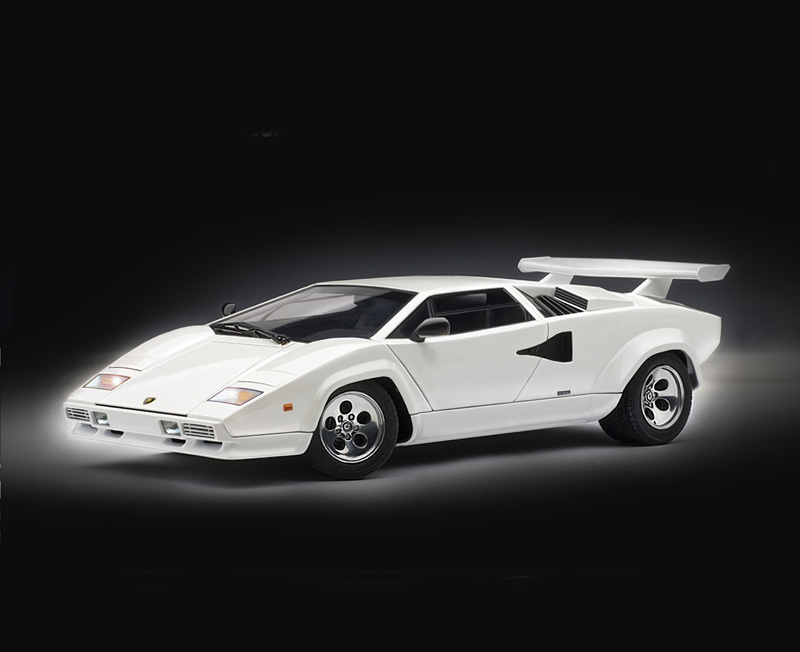 Italeri 1:24 Lamborghini Countach 5000 Model Kit