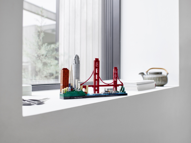 LEGO Architecture: San Francisco Skyline (21043) image