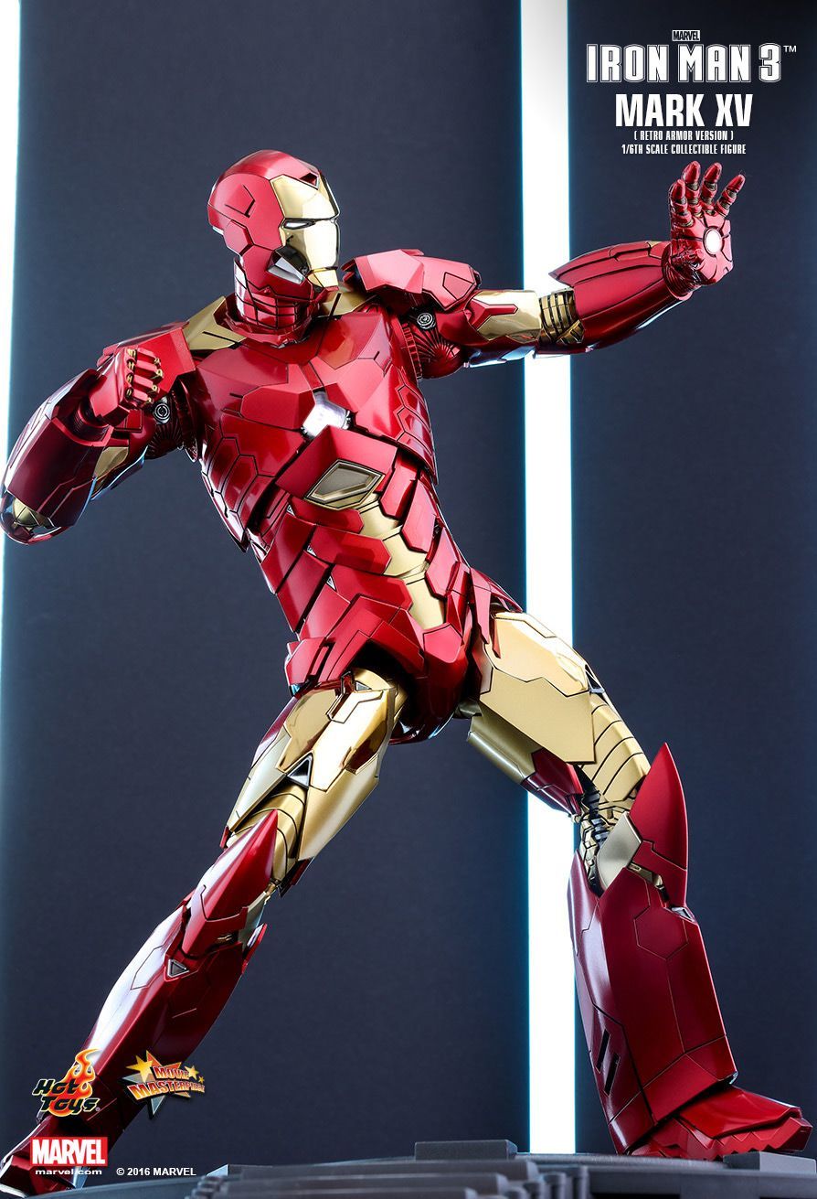 Iron Man 3: Mark XV Retro Armor - 1:6 Scale Figure image
