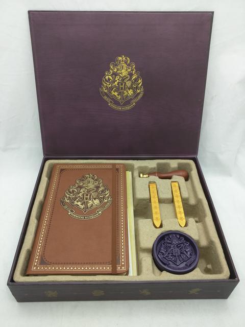 Harry Potter: Hogwarts Deluxe Stationery Set