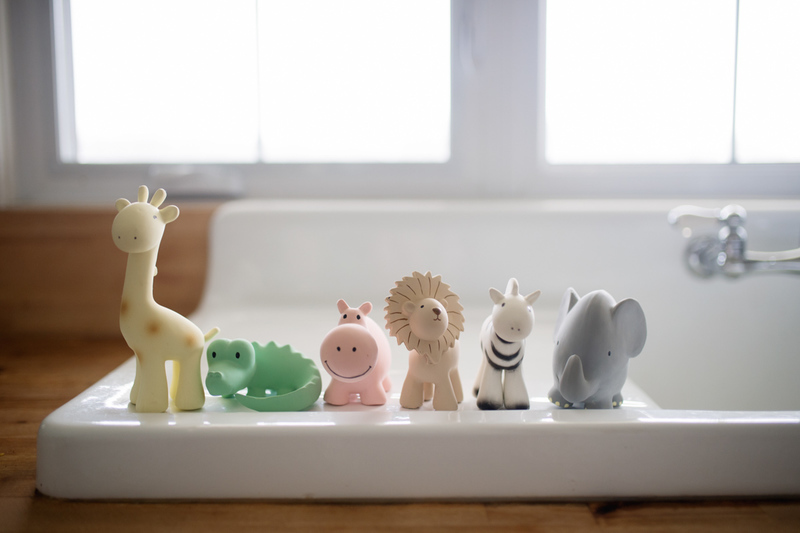 Tikiri: My First Zoo - Giraffe Rattle Toy image