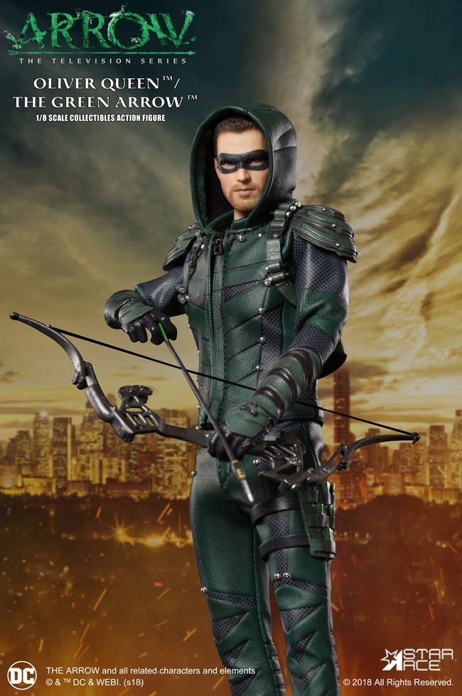 Arrow: Green Arrow (S7) - 1:8 Scale Deluxe Figure image