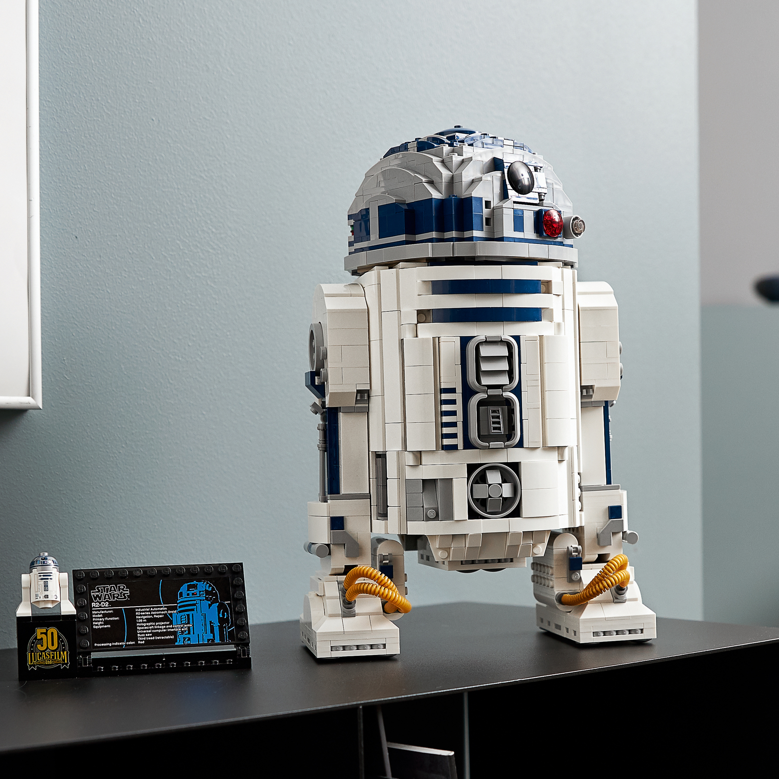 LEGO Star Wars: R2-D2 - (75308) image