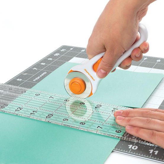 Fiskars Cutting Mat (12" x 12") image