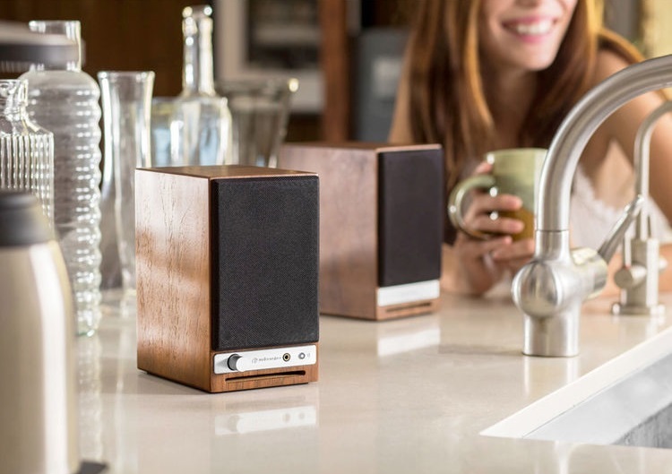 Audioengine: HD3 Powered Desktop Speakers (Pair) - Walnut image