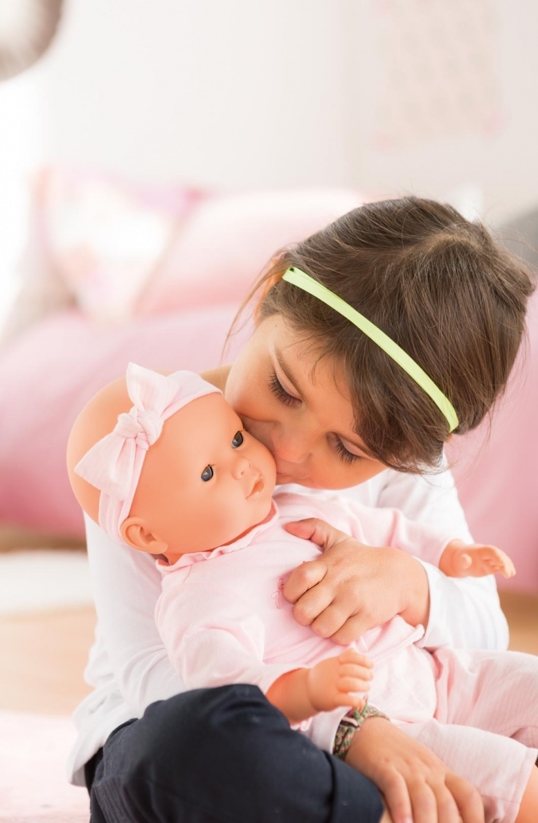 corolle lia interactive doll