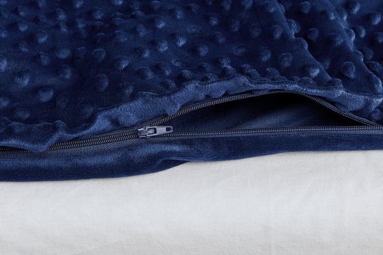 Kogan Mink Dot 7kg Weighted Cotton Blanket Navy at Mighty Ape NZ