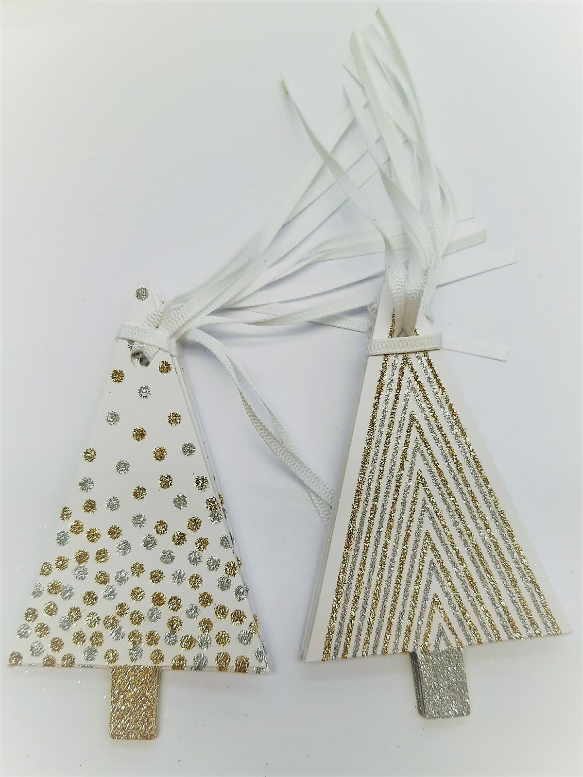 Christmas Tree Gift Tags with Glitter (10 Pack) image