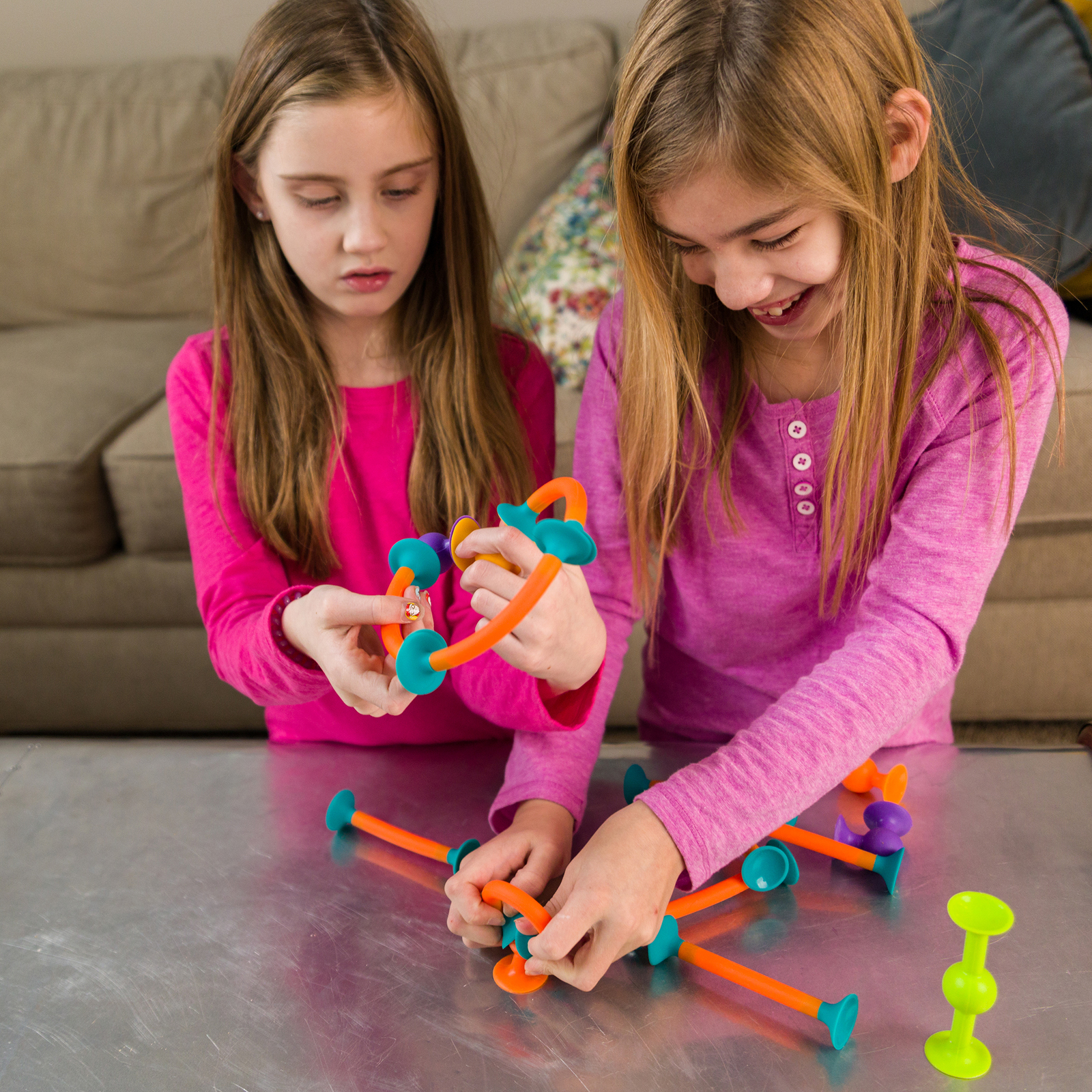 Fat Brain Toys: Squigz Toobz - 18-Piece Set