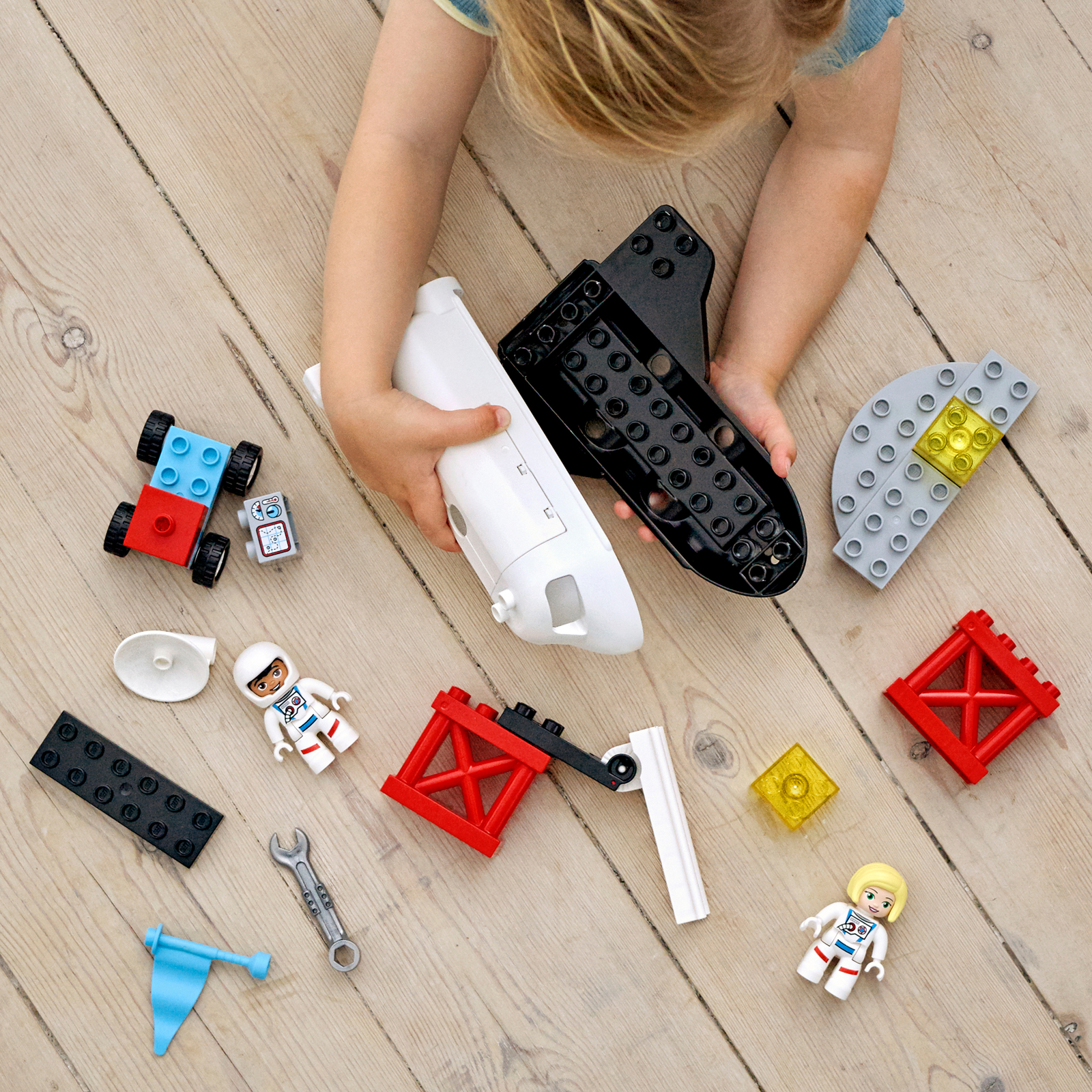 LEGO Duplo - Space Shuttle Mission (10944) image