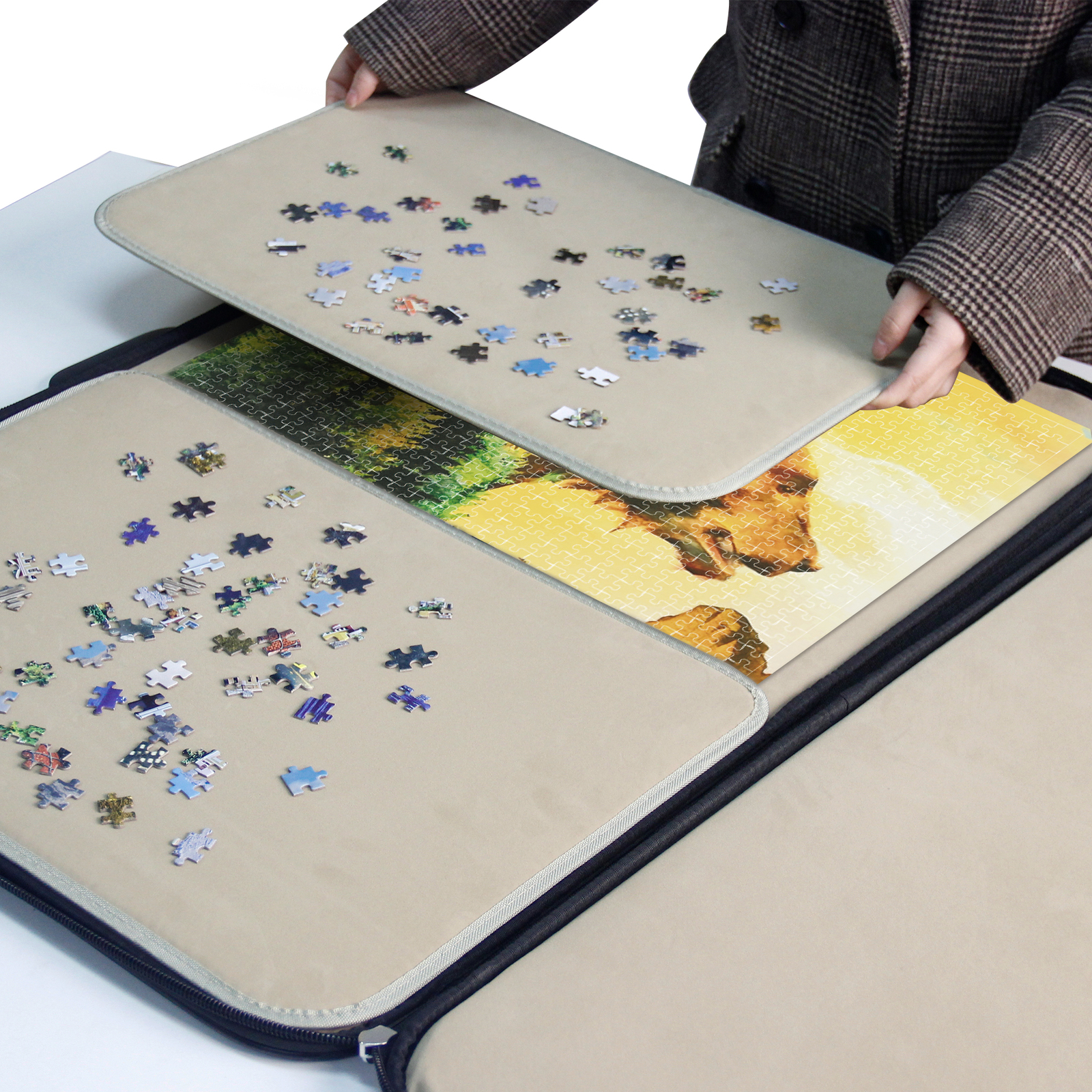 Deluxe Jigsaw Puzzle Board & Carrier - 1000pc image