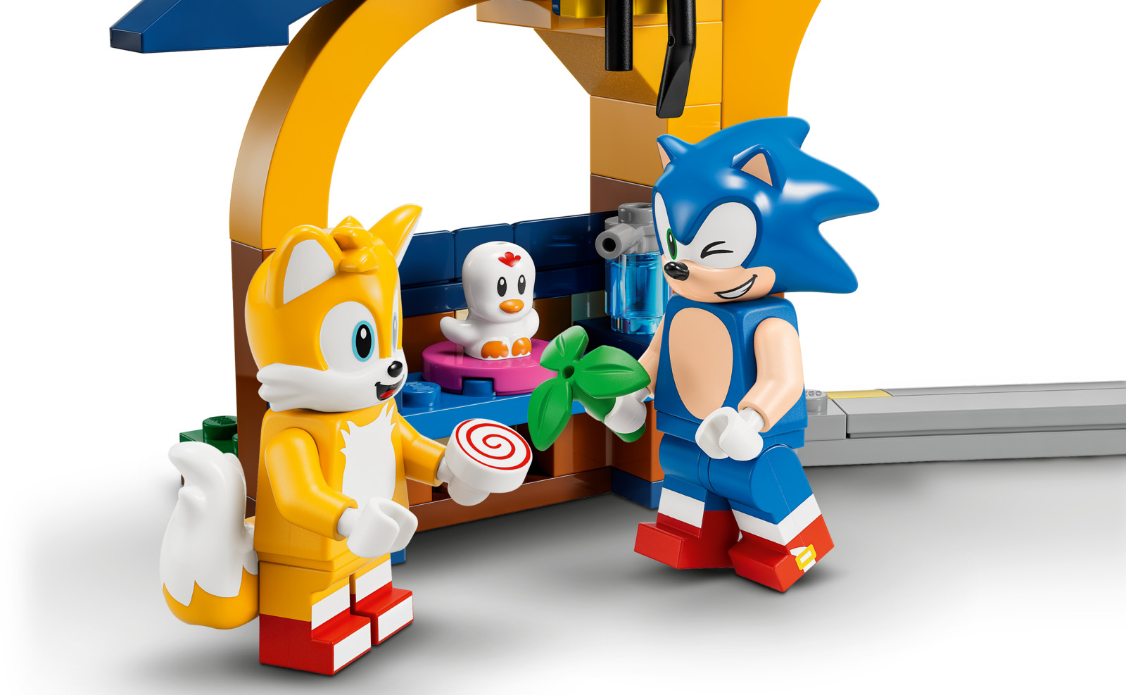LEGO Sonic the Hedgehog: Tails' Workshop & Tornado Plane - (76991 ...