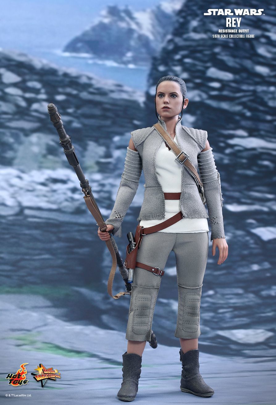 Star Wars: The Force Awakens - 11" Rey (Resistance Outfit) Figure image