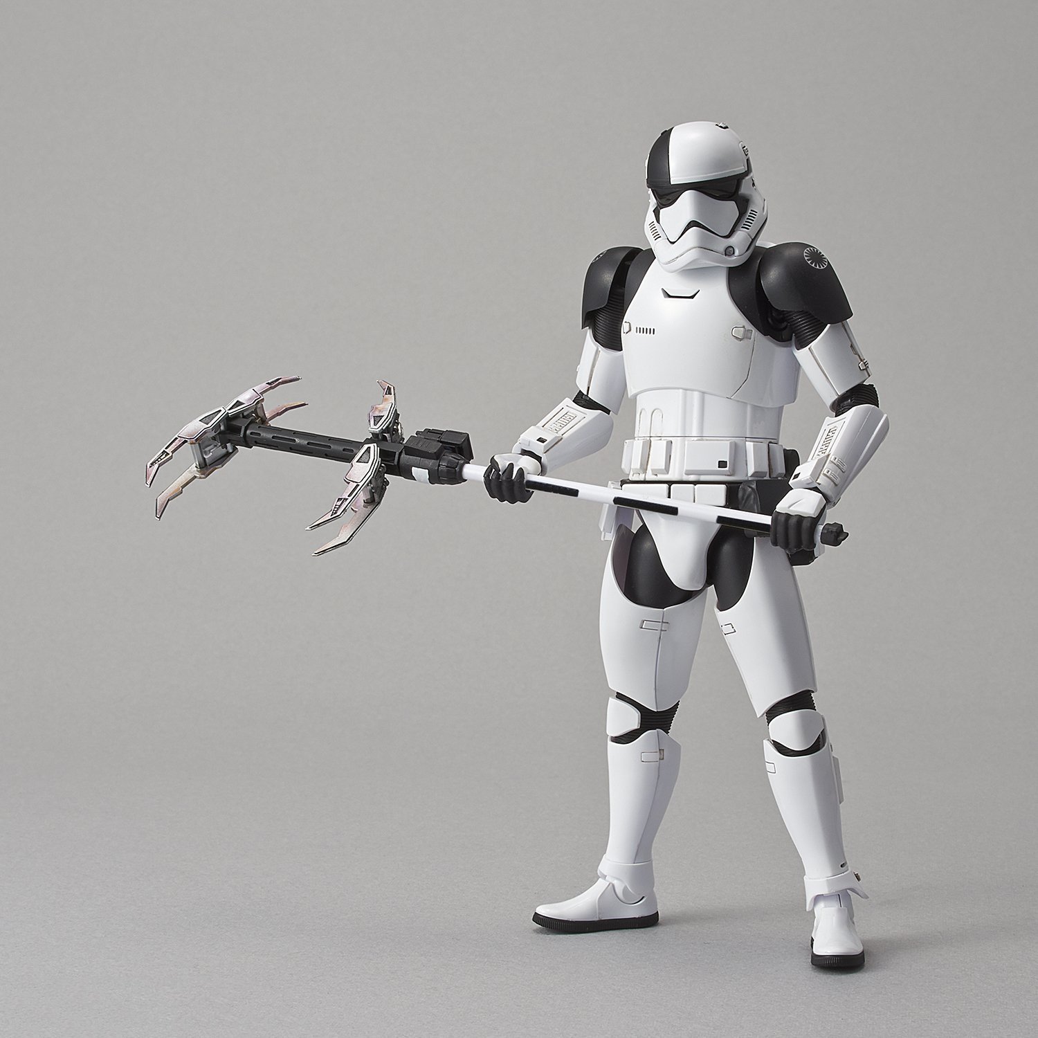 Star Wars: 1/12 First Order Stormtrooper Executioner - Model Kit image