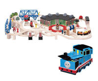 thomas wooden railway roundhouse set