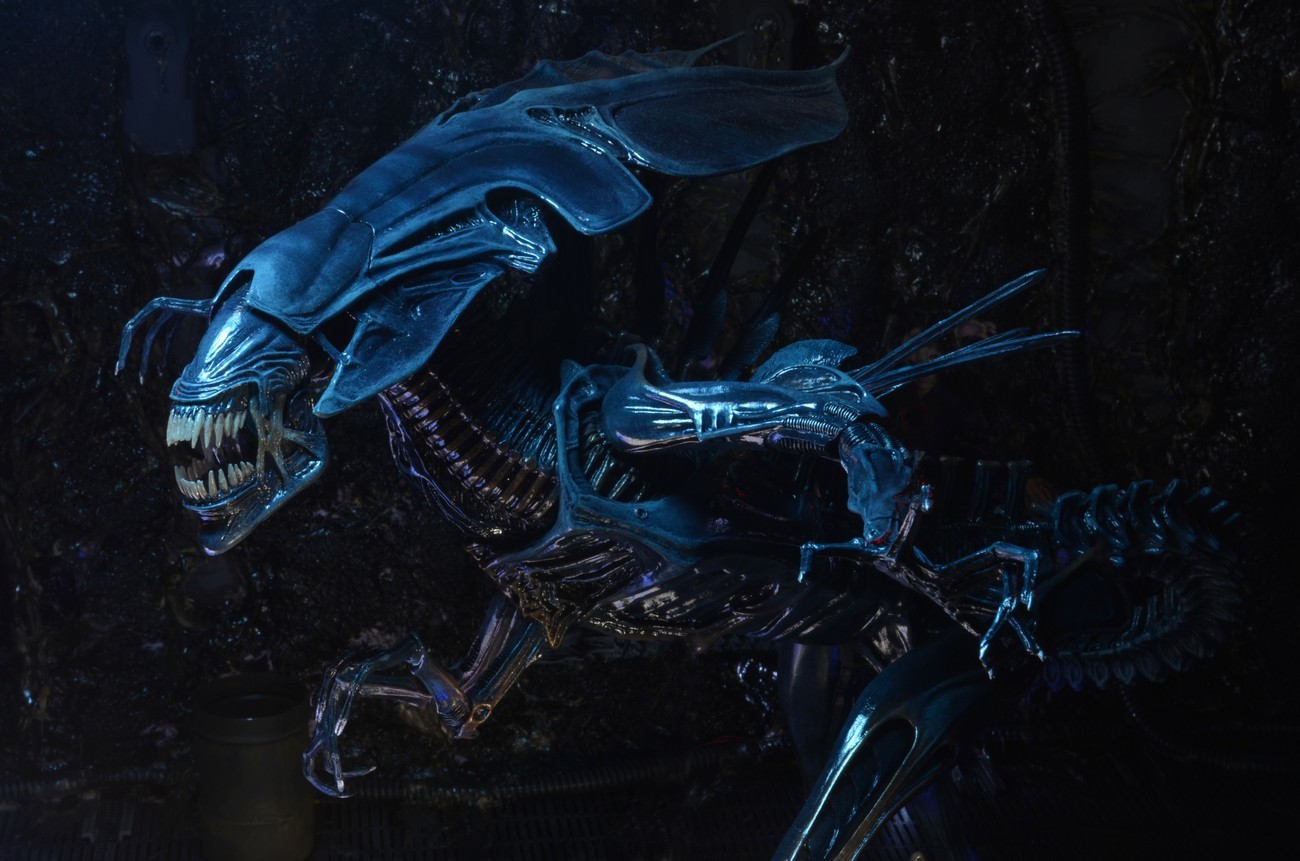 Aliens: Xenomorph Queen - Deluxe Action Figure image