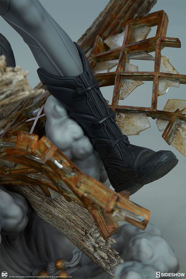 Batman: Batgirl - 21" Premium Format Figure image