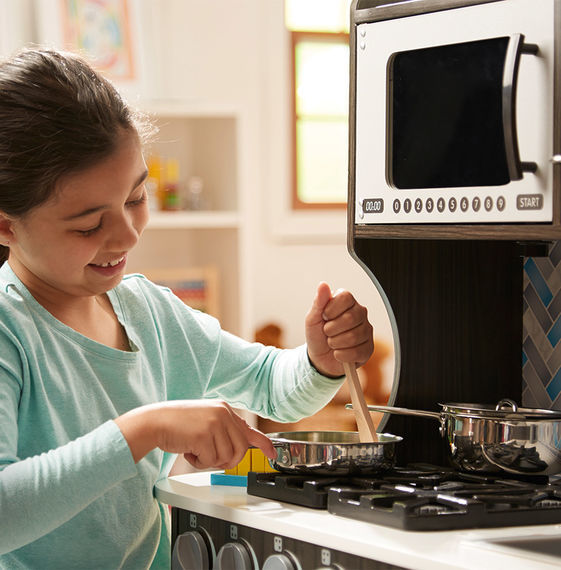 Buy Melissa & Doug Stainless Steel Pots and Pans Play Set at Mighty Ape NZ