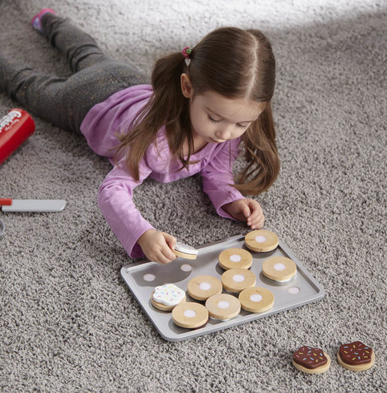 Melissa & Doug: Slice and Bake Cookie Set image