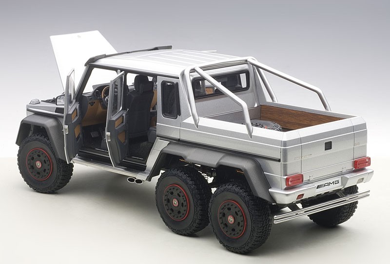 AUTOart: 1/18 Mercedes Benz G63 AMG 6x6 (Silver) - Diecast Model