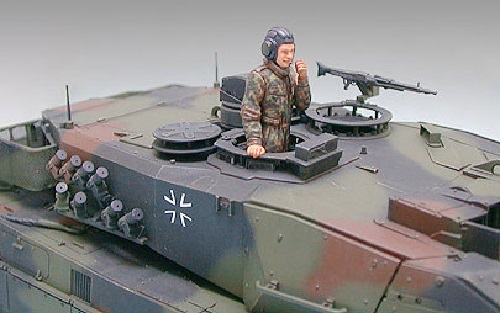 Tamiya 1/35 Leopard 2 A5 Main Battle Tank - Model Kit image