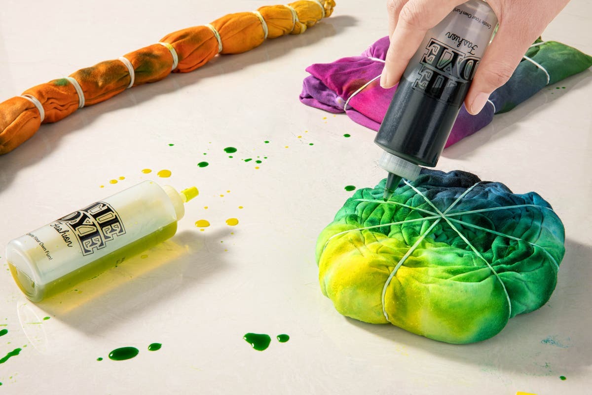 Buy TieDye Kit (12Colours) at Mighty Ape NZ