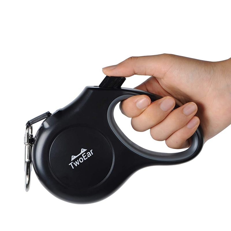 Buy TwoEar Retractable Dog Leash with Dispenser and Poop Bags Black