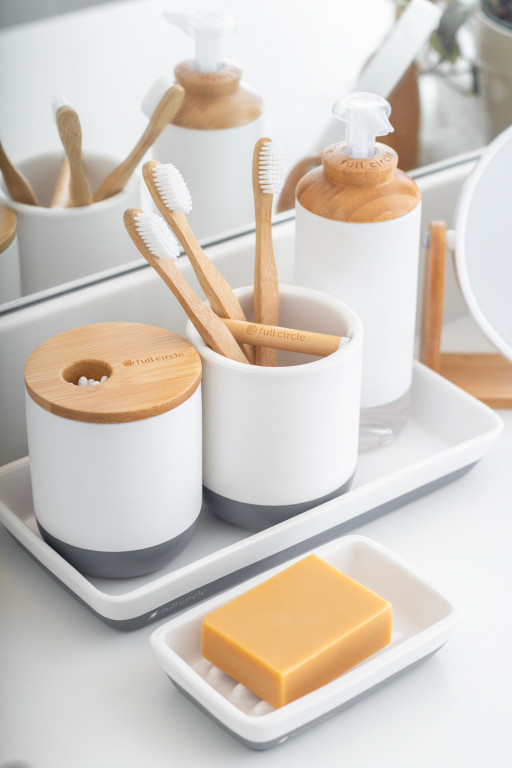 Full Circle Keep It Clean Toothbrush Holder at Mighty Ape NZ